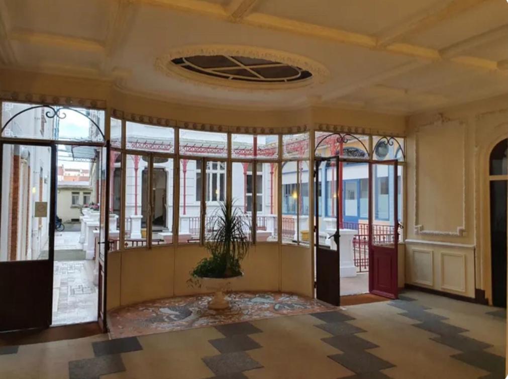 Le Splendid - Hypercentre - Proche Opera & Parcs - Thermes Βισύ Εξωτερικό φωτογραφία